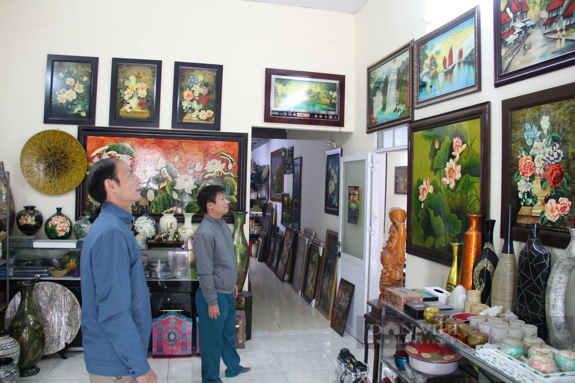 Phát triển và bảo tồn làng nghề Thủ đô: Kho báu văn hóa đang được “đánh thức” ra sao?